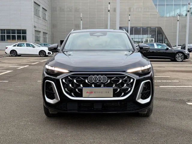 Audi Q5L — Фото автомобиля 2