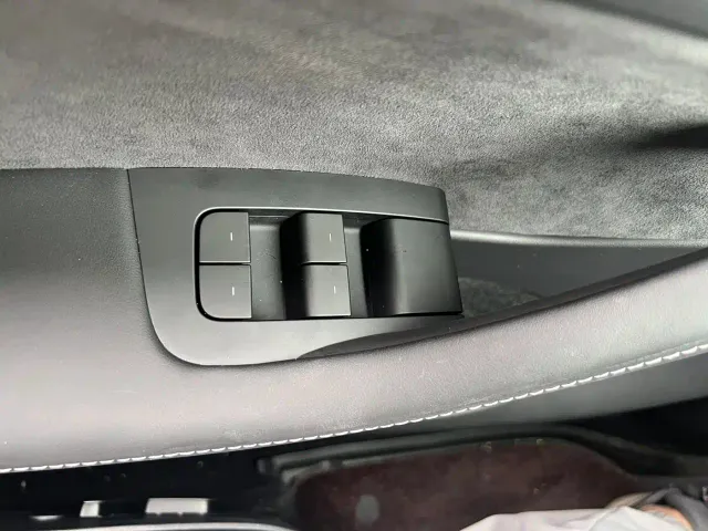 Tesla Model Y — Фото автомобиля 20