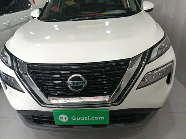 Nissan X-Trail — Фото автомобиля 2