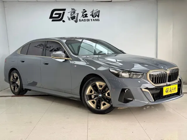 BMW 5 Series — Фото автомобиля 3
