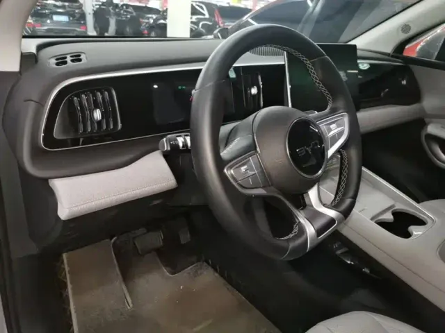 BYD Sealion 05 EV — Фото автомобиля 9