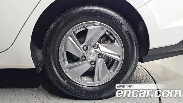 Hyundai Avante CN7 — Фото автомобиля 6