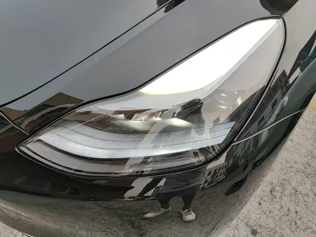 Tesla Model Y — Фото автомобиля 23