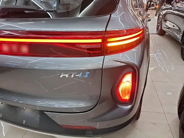 Skyworth Auto HT-i — Фото автомобиля 7