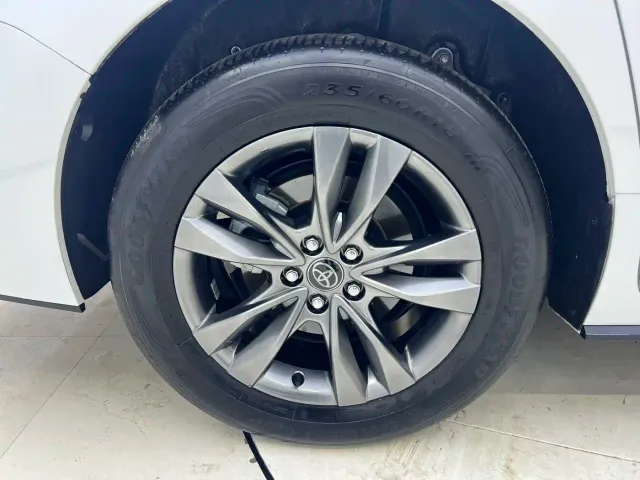Toyota Sienna — Фото автомобиля 18