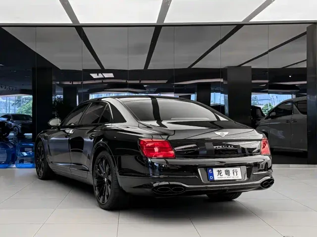 Bentley Flying Spur — Фото автомобиля 4