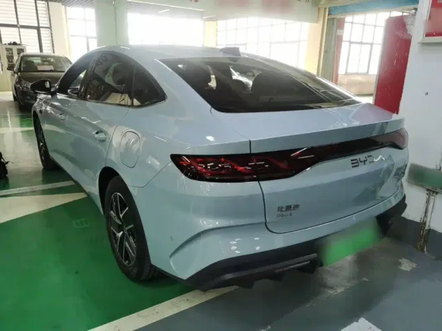 BYD Qin L — Фото автомобиля 4