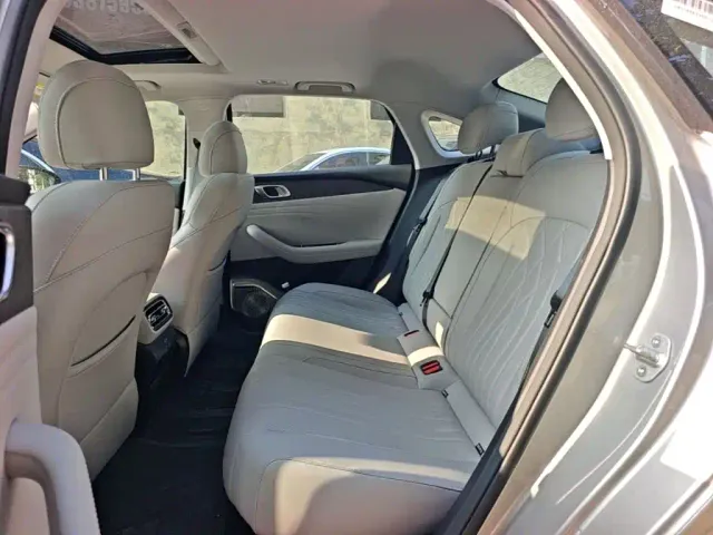Geely Galaxy Stellar 6 — Фото автомобиля 16