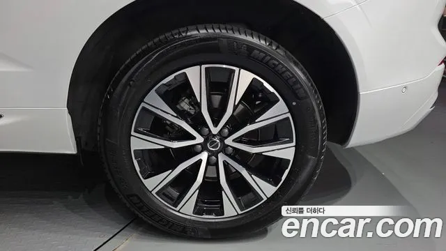 Вольво XC60 — Фото автомобиля 19