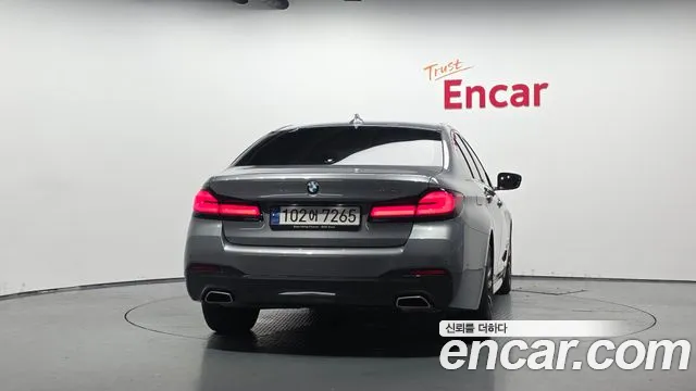 BMW 5-Series — Фото автомобиля 4