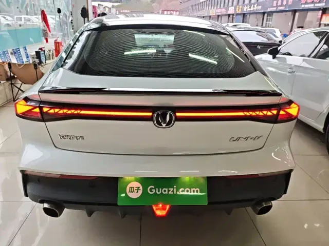 Changan UNI-V — Фото автомобиля 5