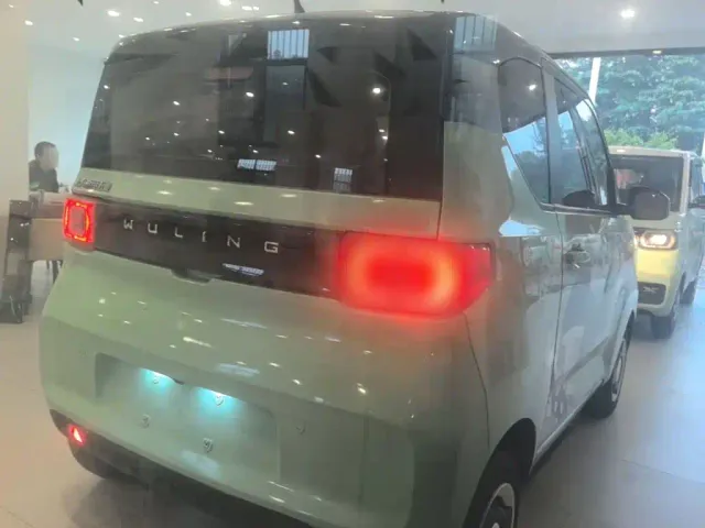 Wuling Hongguang Mini EV — Фото автомобиля 6