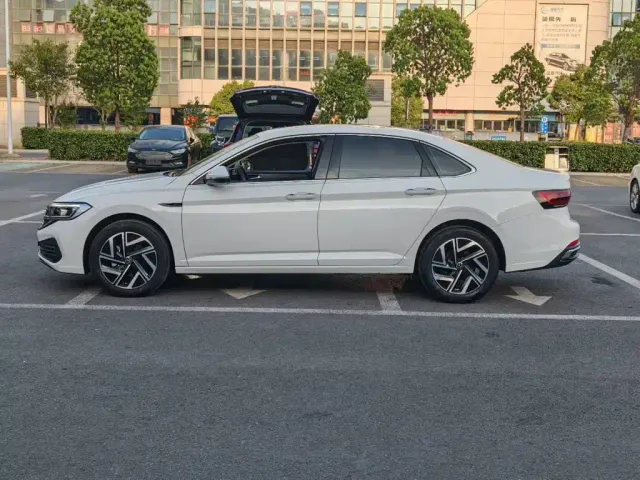 Volkswagen Sagitar — Фото автомобиля 8