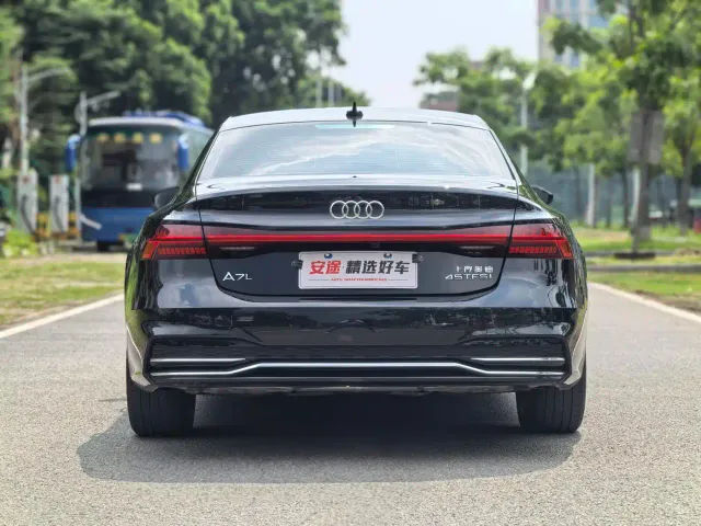 Audi A7L — Фото автомобиля 4