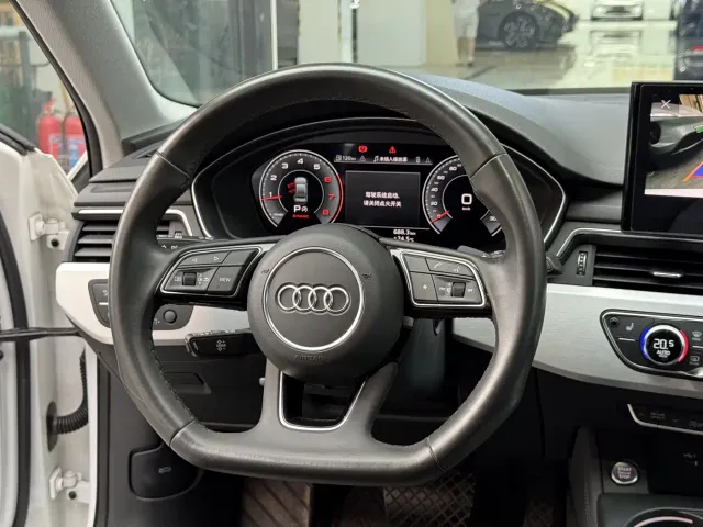Audi A4L — Фото автомобиля 14