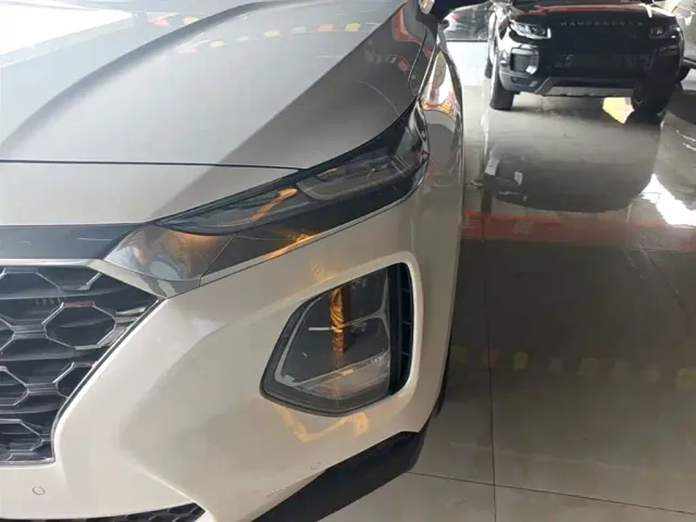 Hyundai Santa Fe — Фото автомобиля 23