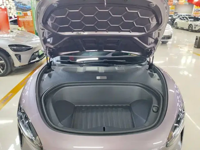 Xiaomi Auto Xiaomi SU7 2024 AWD Extended Range Advanced Smart Driving Max Edition — Фото автомобиля 19