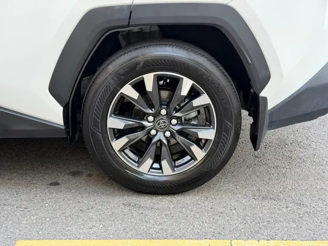 Toyota RAV4 — Фото автомобиля 7