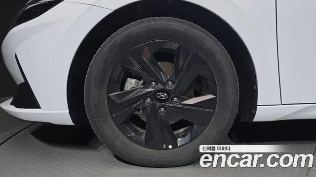 Hyundai AVANTE Avante (CN7) — Фото автомобиля 5