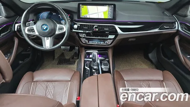 BMW 5 Series G30 — Фото автомобиля 9