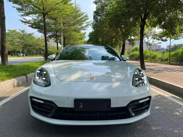 Фотография автомобиля — Porsche Panamera