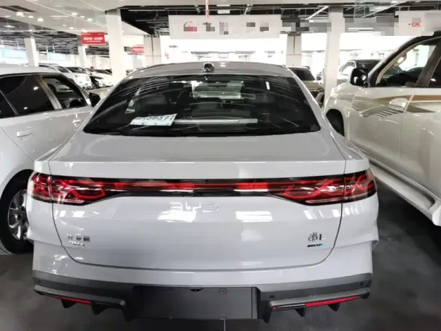 BYD Qin L — Фото автомобиля 5