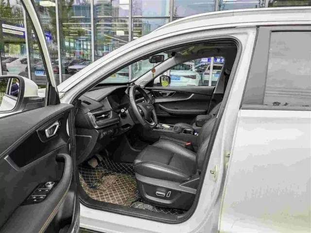 Chery Tiggo 8 — Фото автомобиля 4