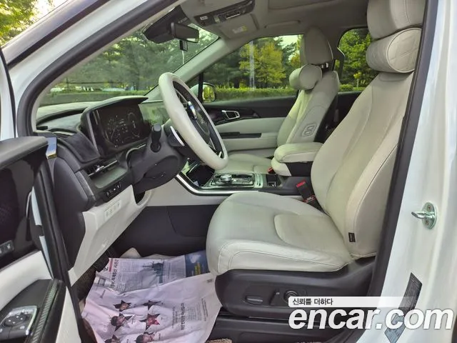 Kia Carnival Generation 4 — Фото автомобиля 16