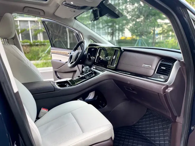 GAC Trumpchi Trumpchi M8 2023 Master Series 390T Prestige Edition — Фото автомобиля 12
