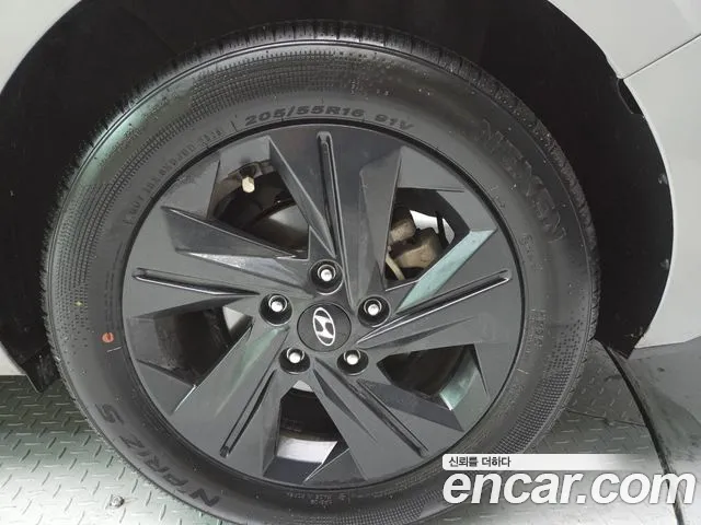 Hyundai Avante CN7 — Фото автомобиля 13