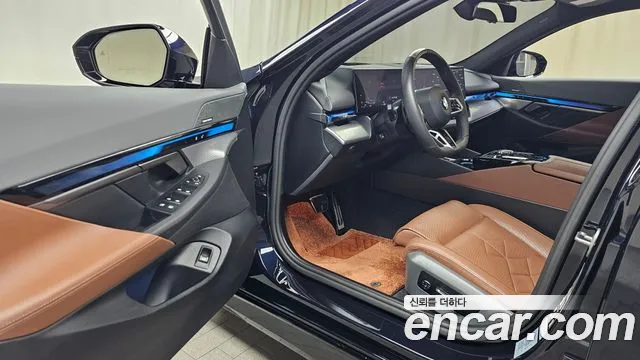 BMW 5-Series 5 серия (G60) 530i xDrive M Sport — Фото автомобиля 9