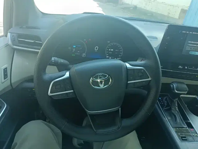 Toyota Granvia — Фото автомобиля 10