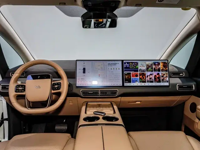 Li Auto MEGA — Фото автомобиля 25