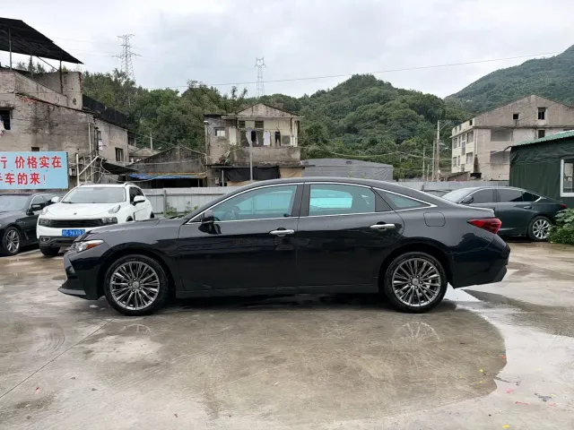 Toyota Avalon — Фото автомобиля 2