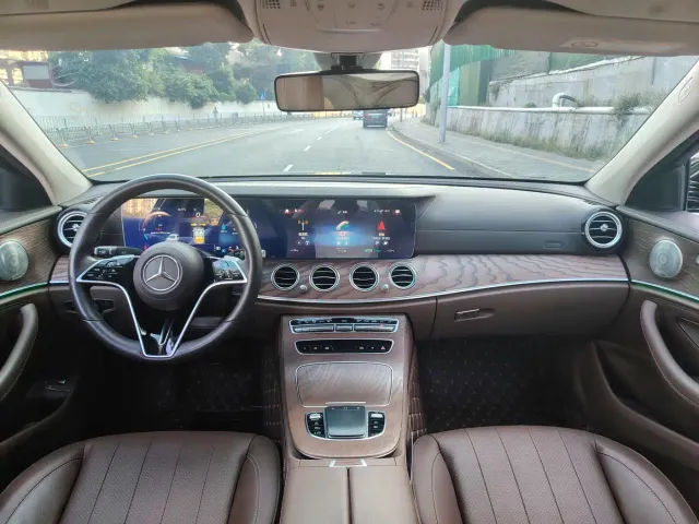 Mercedes-Benz E-Class — Фото автомобиля 13