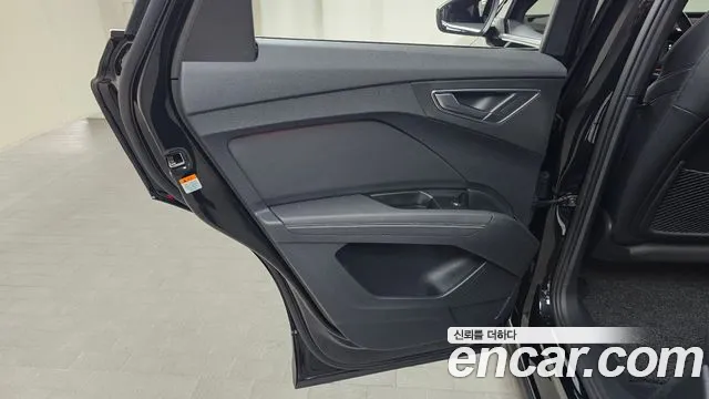 Audi Q4 e-tron — Фото автомобиля 23