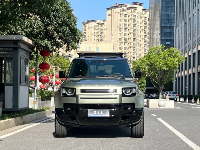 Land Rover Defender — Фото автомобиля 2