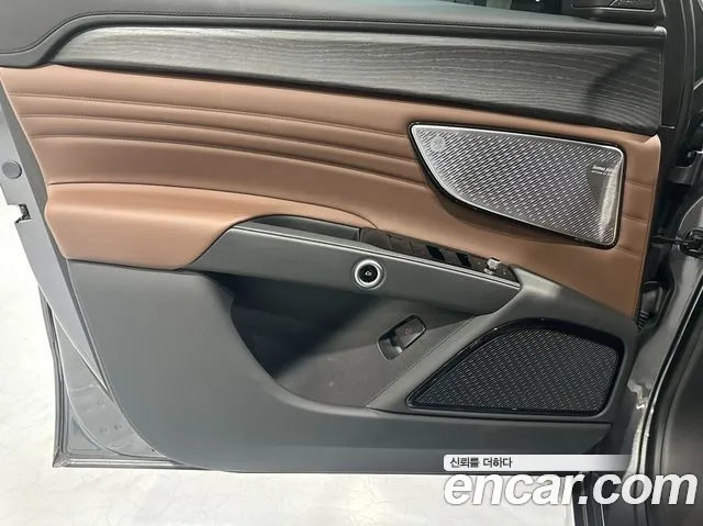 Maserati Grecale — Фото автомобиля 14