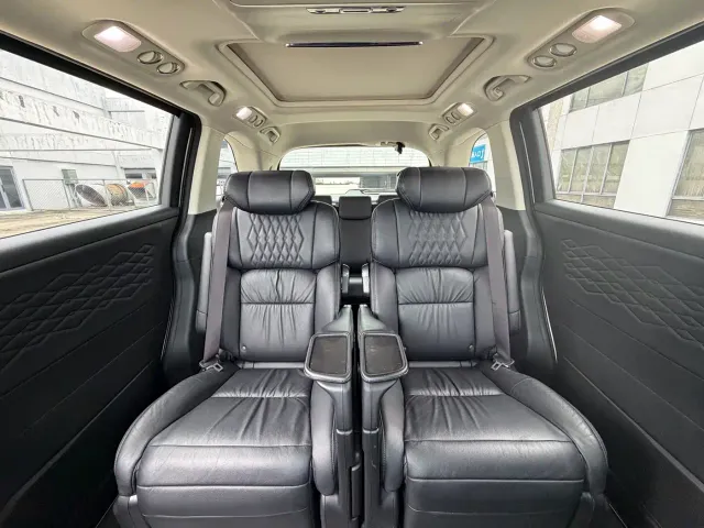 Honda Elysion — Фото автомобиля 13