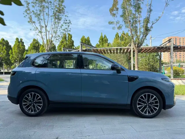 Leapmotor B10 — Фото автомобиля 4