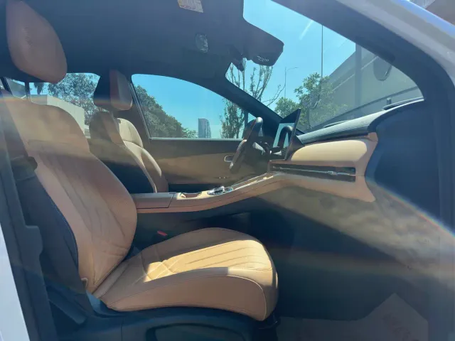 Geely Galaxy Starship 7 EM-i — Фото автомобиля 10
