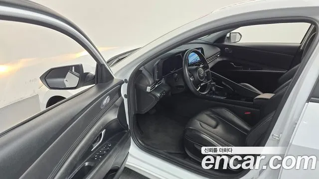 Hyundai Avante CN7 — Фото автомобиля 15