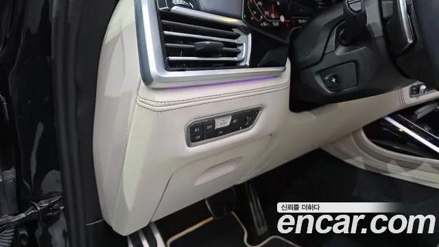 BMW X7 M50i 6 мест — Фото автомобиля 21
