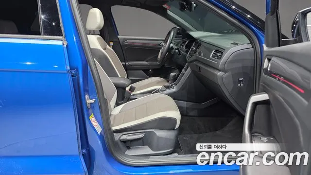 Volkswagen T-Roc — Фото автомобиля 25