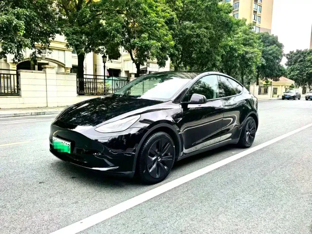 Фотография автомобиля — Tesla Model Y