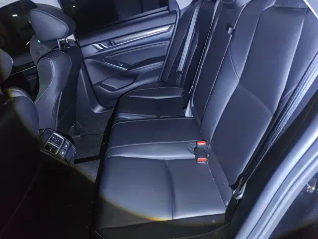Honda Accord — Фото автомобиля 13