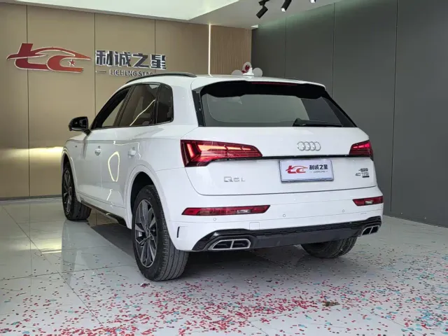 Audi Q5L — Фото автомобиля 8