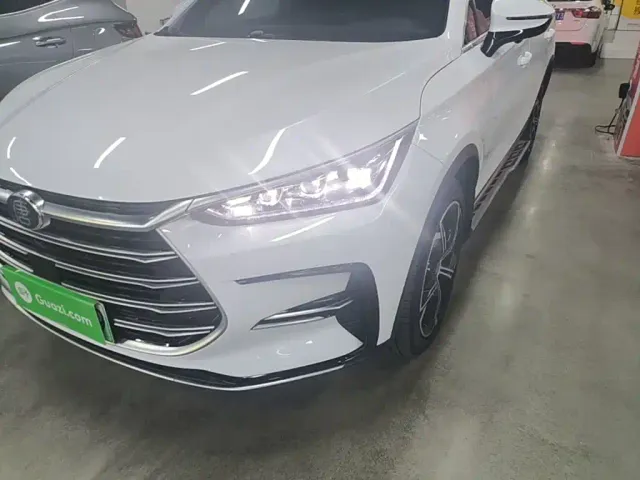 BYD Tang — Фото автомобиля 23