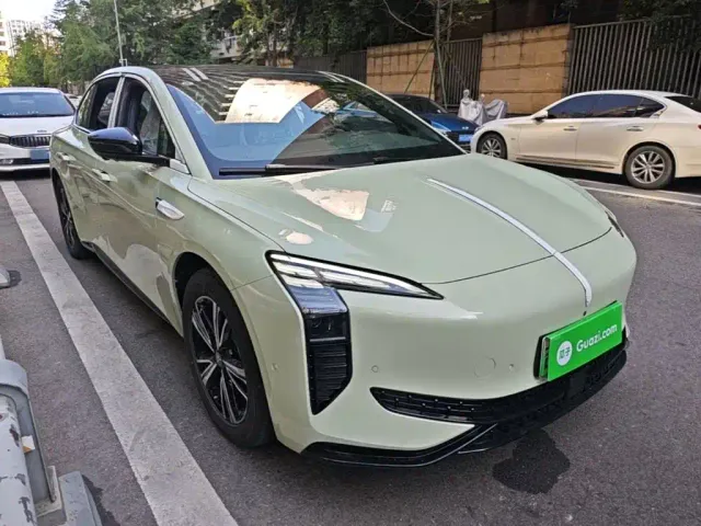 Hongqi EH7 — Фото автомобиля 3