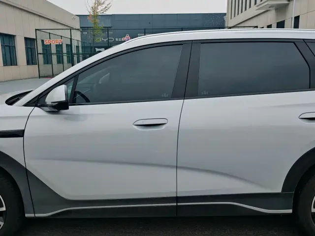 BYD Seal 05 DM-i — Фото автомобиля 19